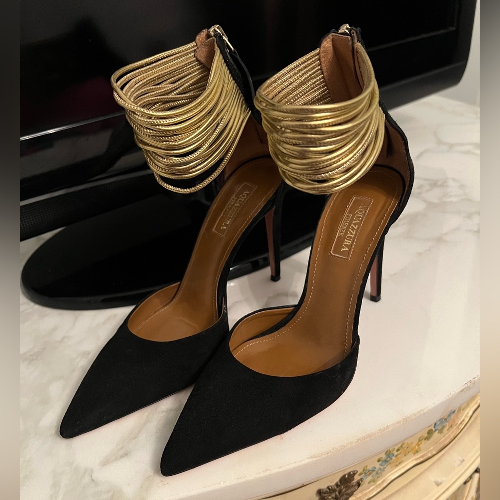 Aquazzura Black Suede Pump with Gold Ankle Straps. Size 37. Worn Once.